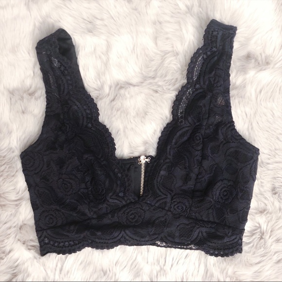 bebe Tops - ✨Bebe Black Lace Bralette Crop Top